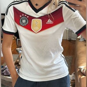 Germany 2014-2014 soccer shirt is a kids size 14.